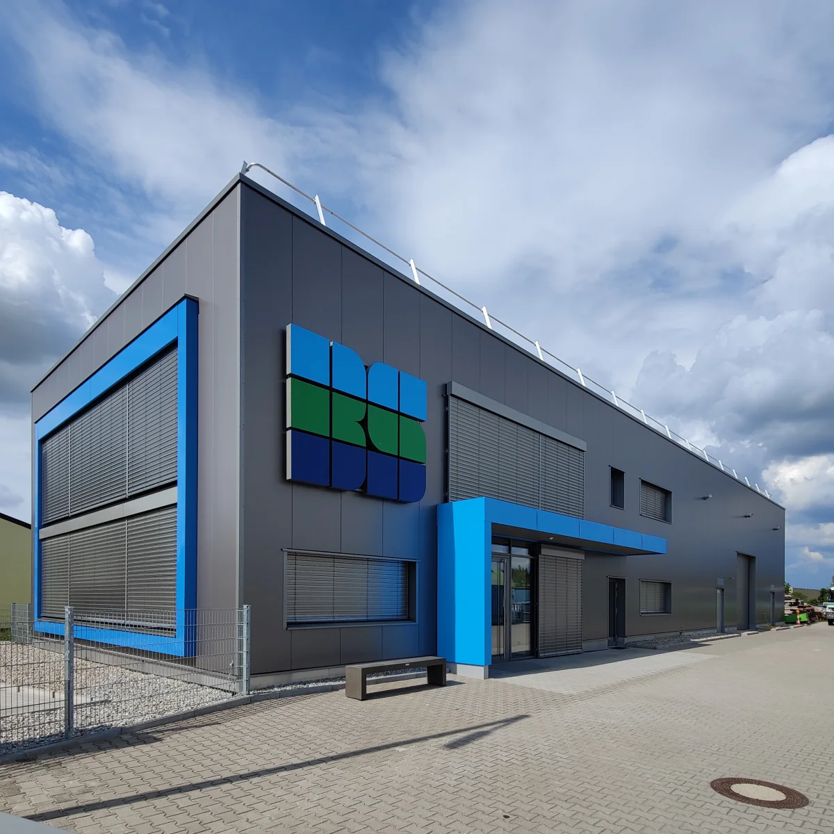 Neubau eines Betriebshofes mit Bürogebäude und Lagerhalle - Bauschutz GmbH & Co. KG