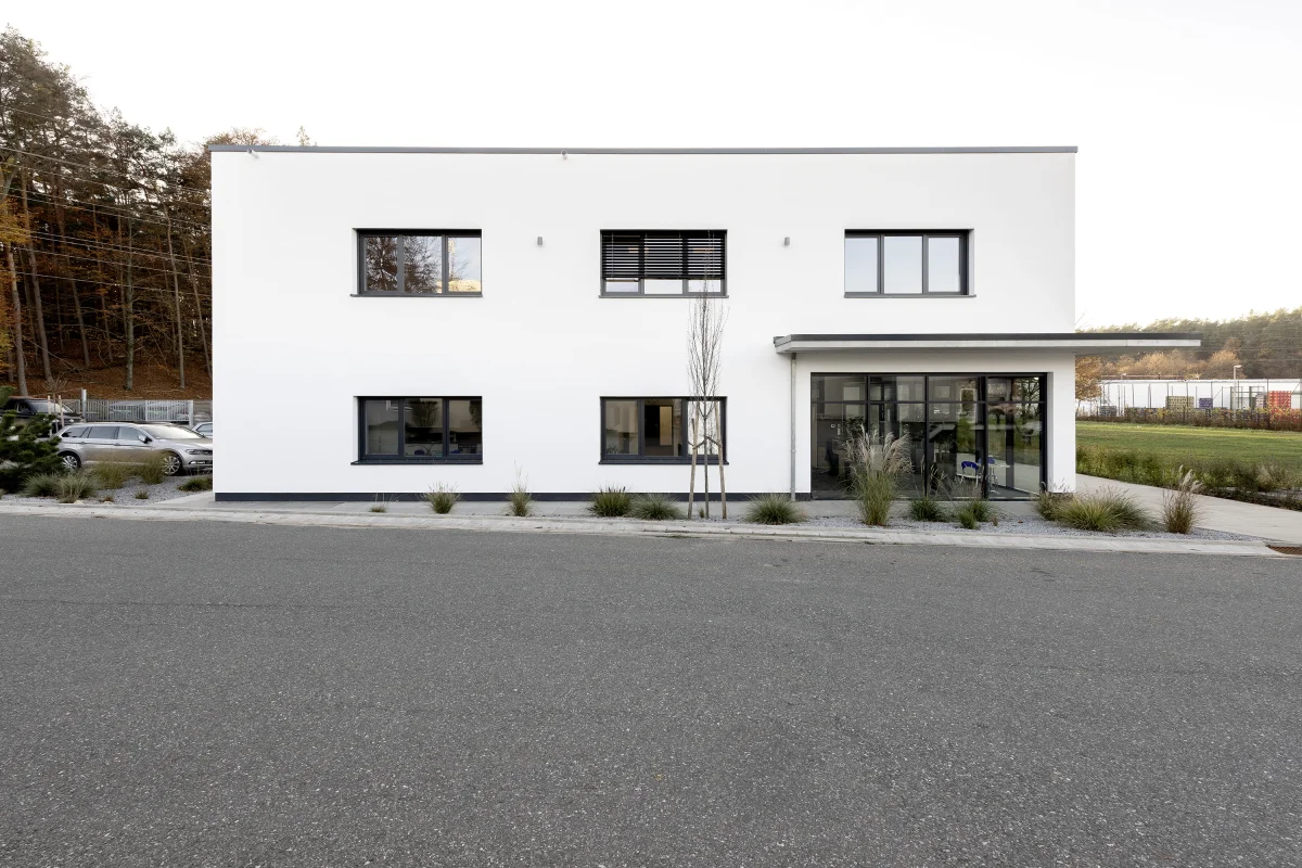 Büro- & Produktion Gebäude - Brett Einrichtung GmbH