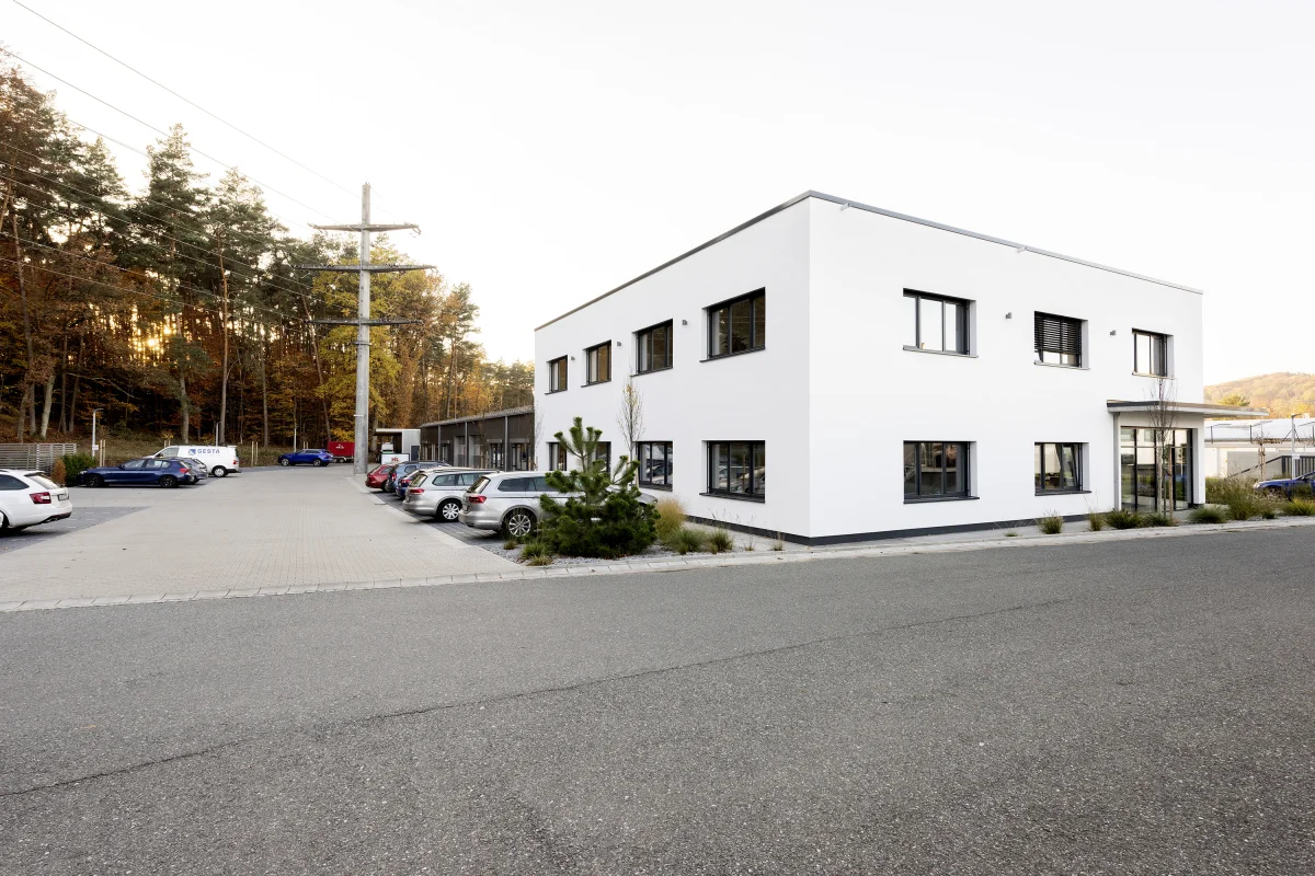 Büro- & Produktion Gebäude - Brett Einrichtung GmbH