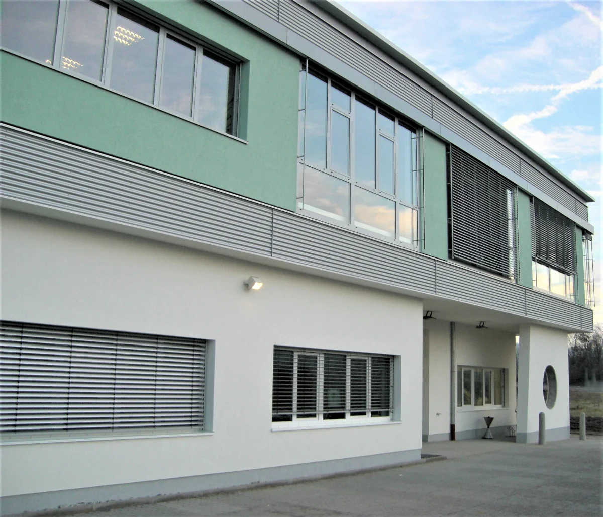 Neubau und Erweiterungsbau von Bürogebäude und Produktionshalle - CLEVER Systemtechnik GmbH