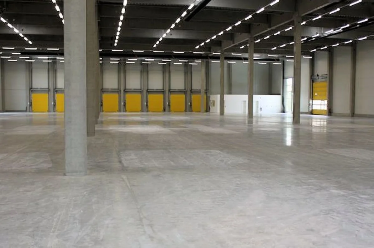 Effiziente Lagerhalle für Haustechnik - GBV Humplmair GmbH