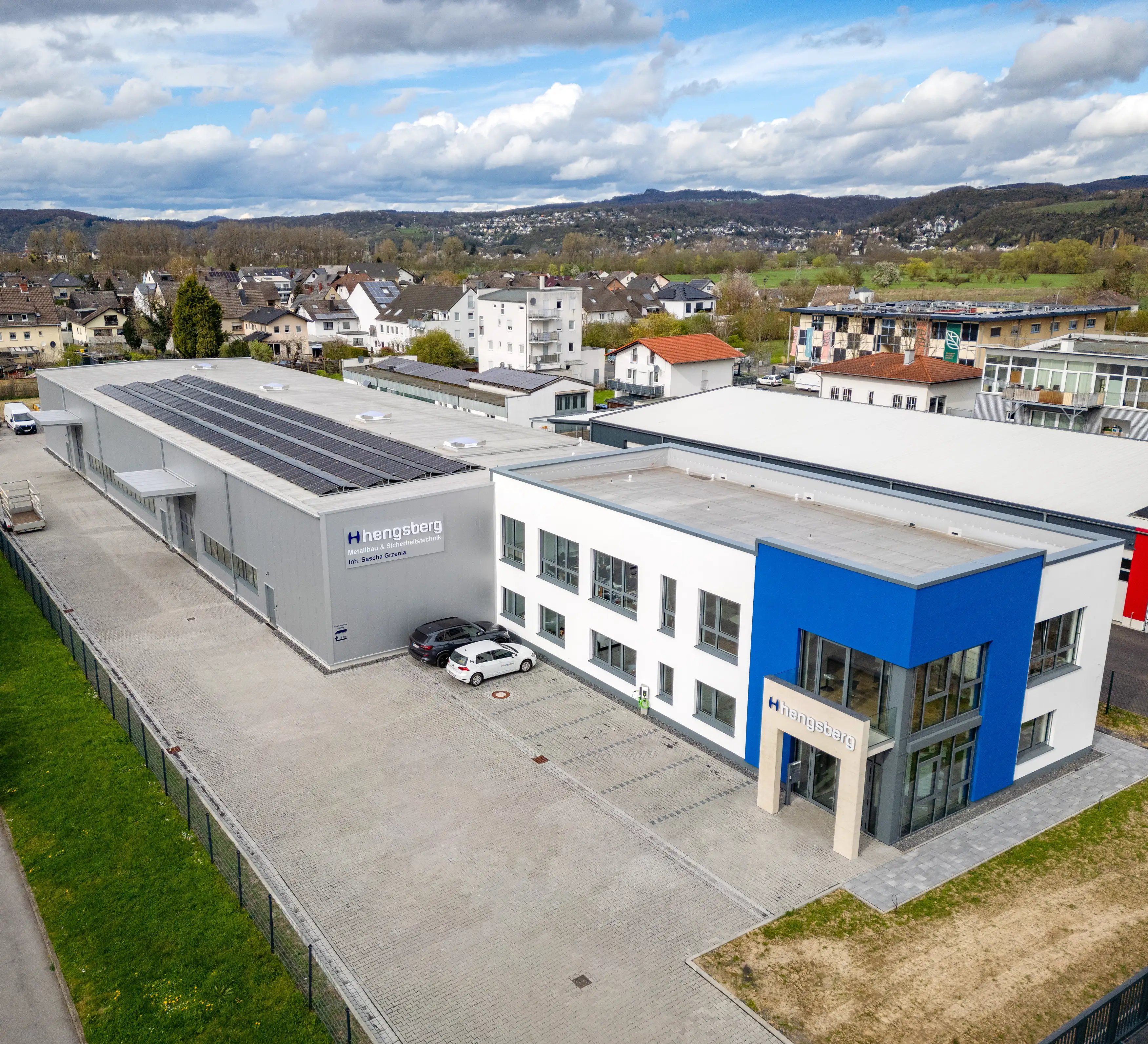 Bürogebäude mit Produktionshalle - Hengsberg GmbH