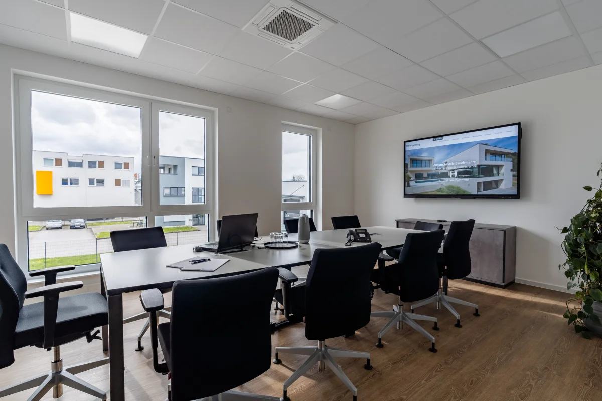 Bürogebäude mit Produktionshalle - Hengsberg GmbH