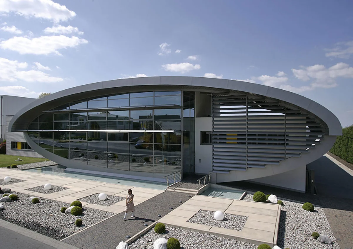 Infotainment Center mit Verwaltung - KBL Solarien AG