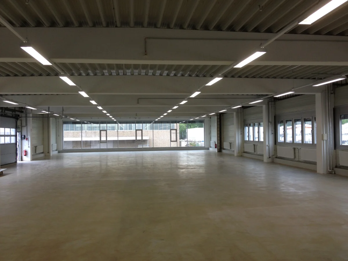 Gewerbehalle mit Bürogebäude - Kürten & Lechner Druck GmbH