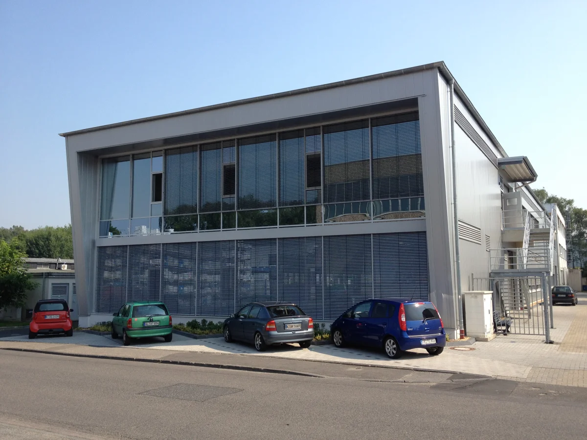 Gewerbehalle mit Bürogebäude - Kürten & Lechner Druck GmbH