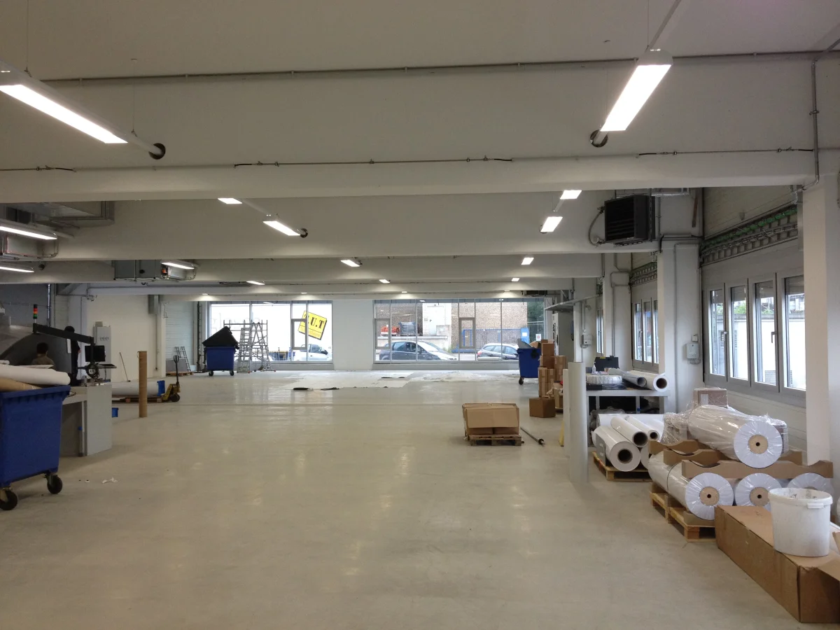 Gewerbehalle mit Bürogebäude - Kürten & Lechner Druck GmbH