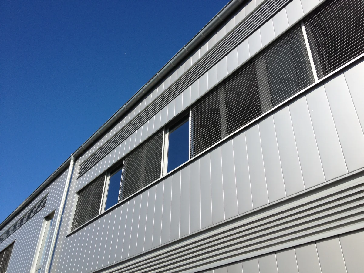 Gewerbehalle mit Bürogebäude - Kürten & Lechner Druck GmbH