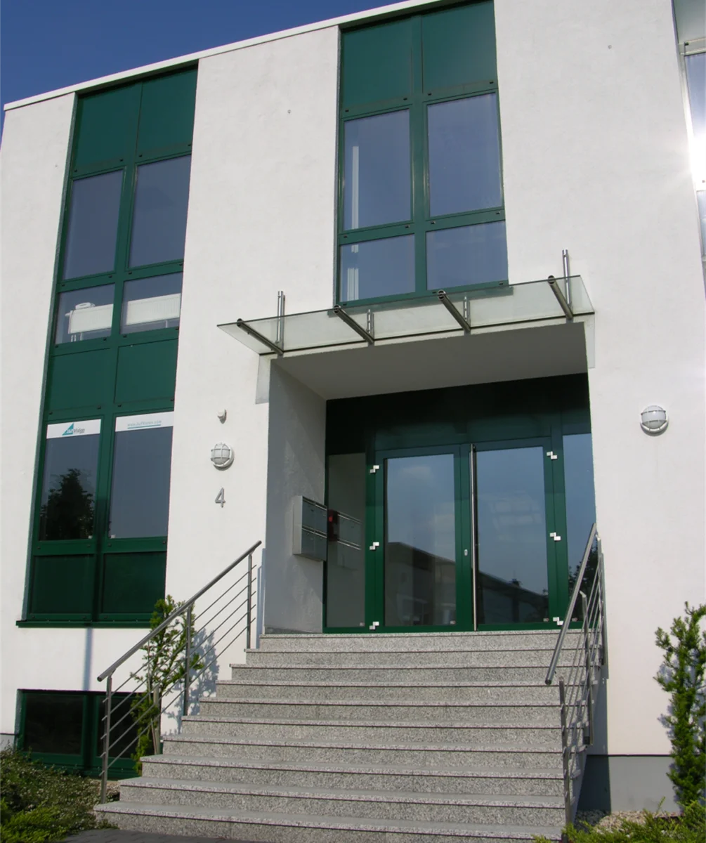 Verwaltung und Produktionshalle - Kurtsiefer Immobilien GmbH