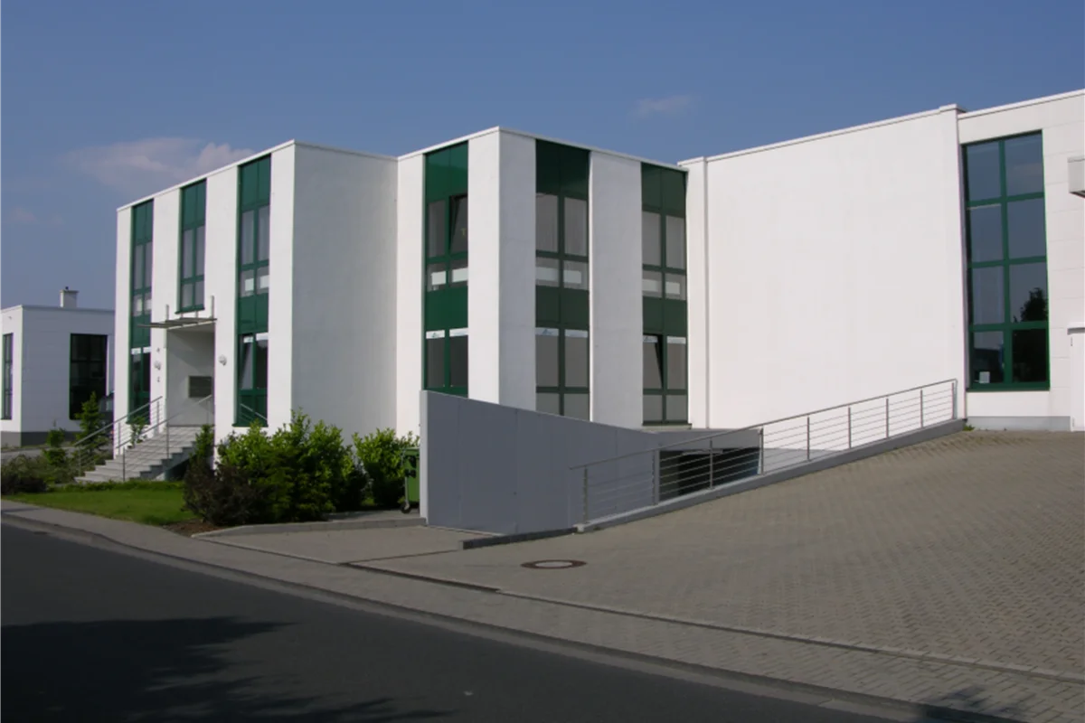 Verwaltung und Produktionshalle - Kurtsiefer Immobilien GmbH