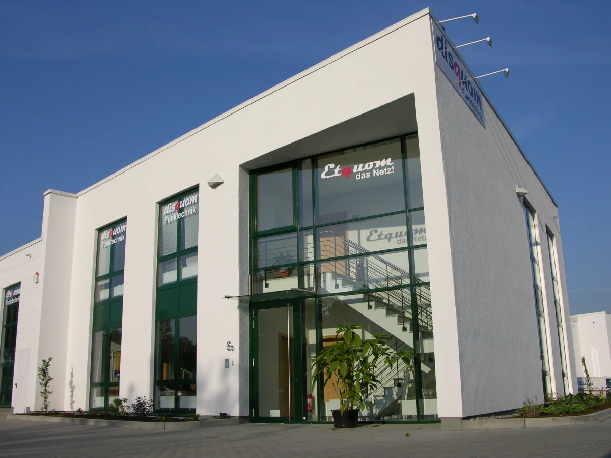 Zwei Bürogebäude mit Lagerhalle - Kurtsiefer Immobilien GmbH