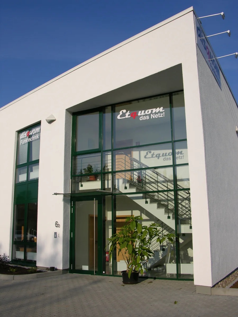 Zwei Bürogebäude mit Lagerhalle - Kurtsiefer Immobilien GmbH