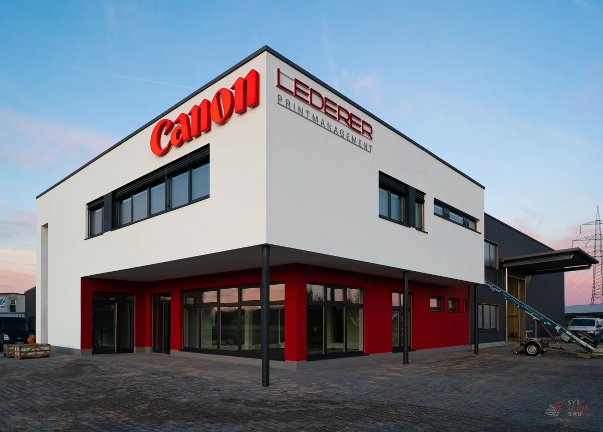 Gewerbebau mit Büro & Lagerhalle - Lederer GmbH