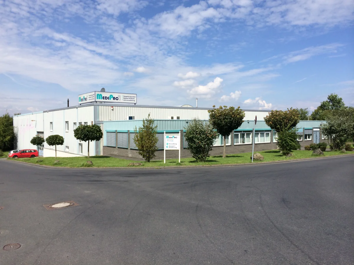 Lagerflächen auf zwei Ebenen - MediPac GmbH