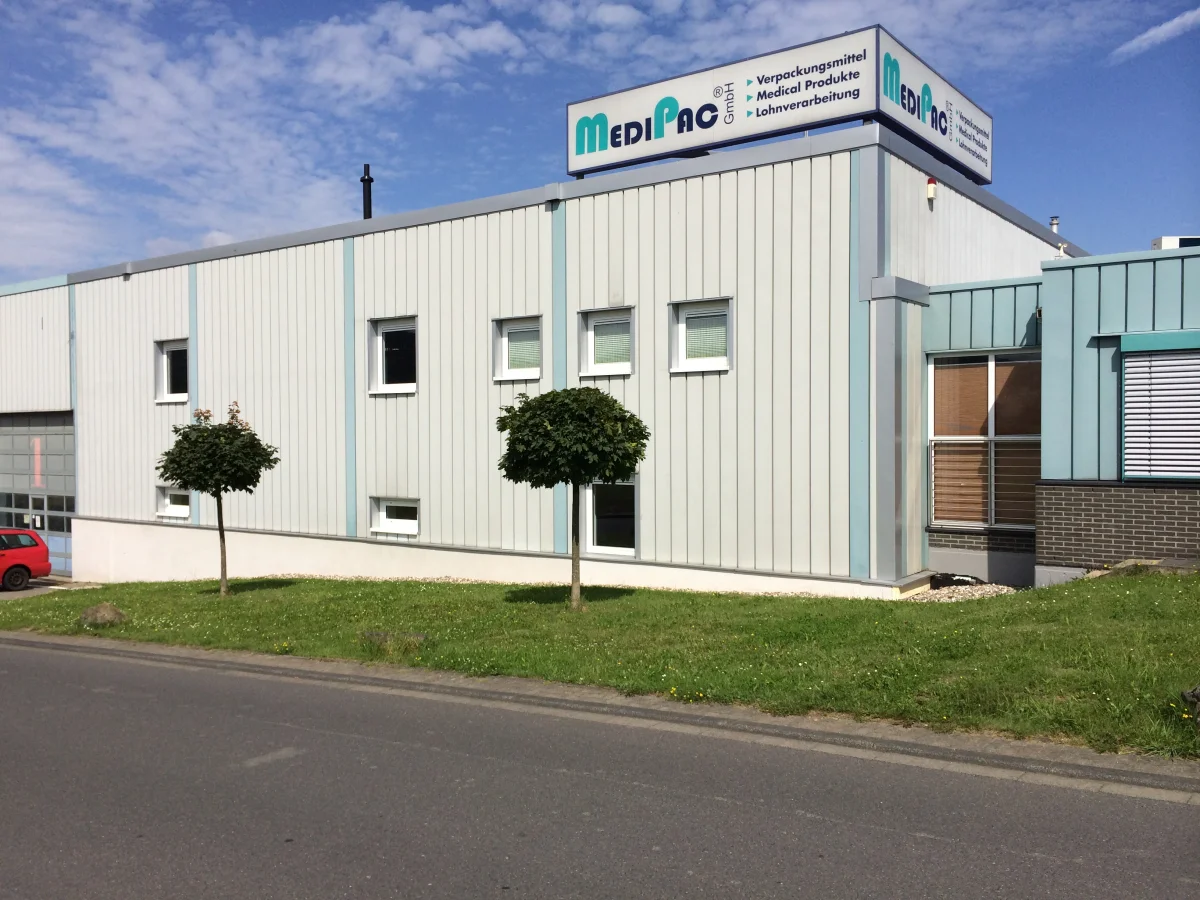 Lagerflächen auf zwei Ebenen - MediPac GmbH