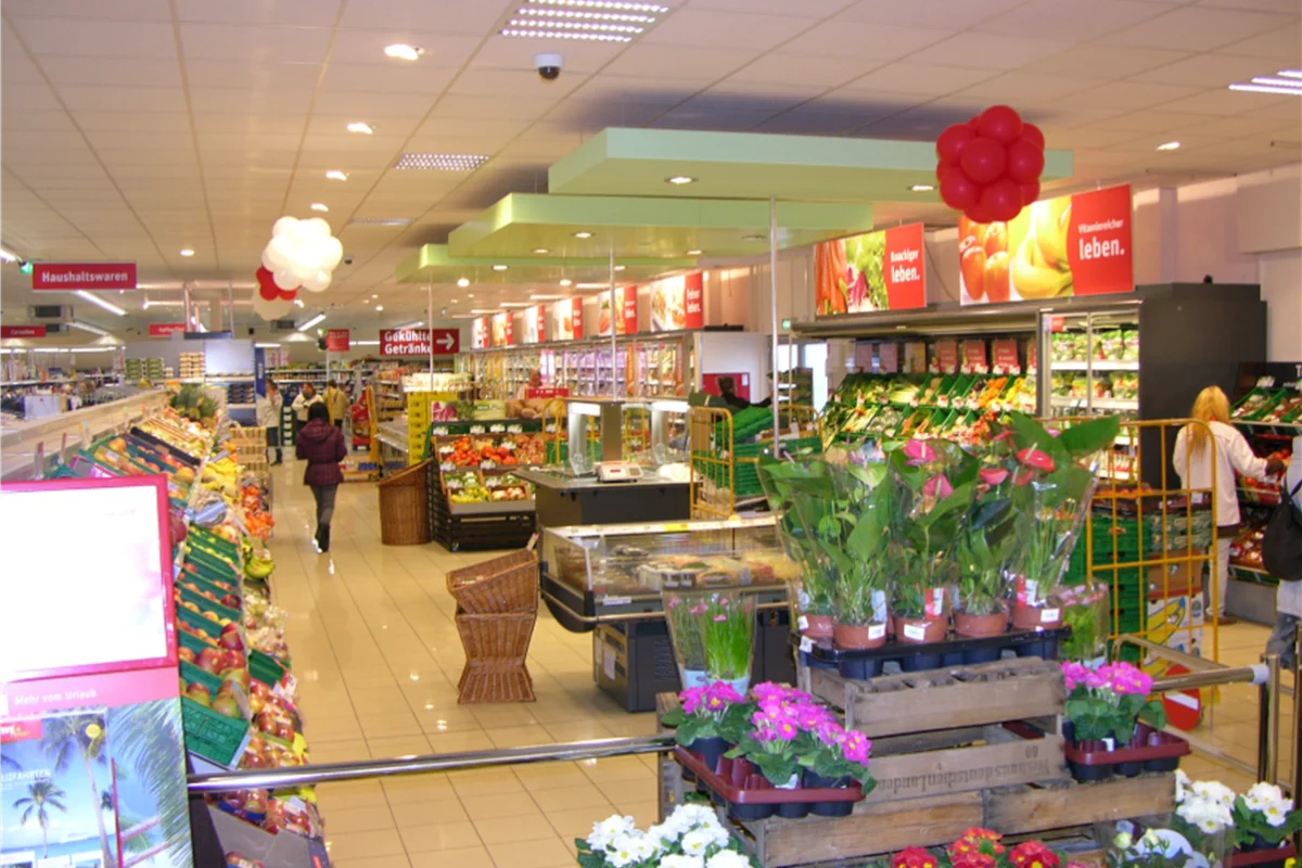Errichtung und Modernisierung eines Einkaufsmarktes - Rewe Weller OHG