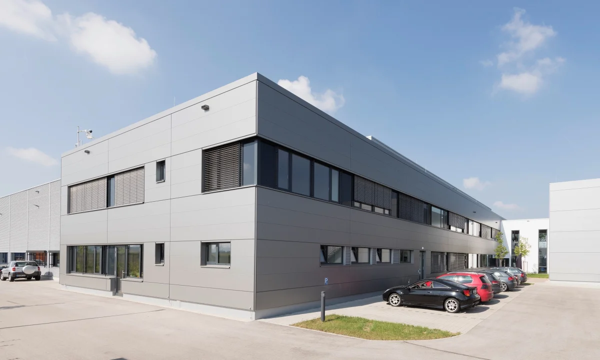 Neubau einer Produktionshalle mit Verwaltung - SAR Electronic GmbH