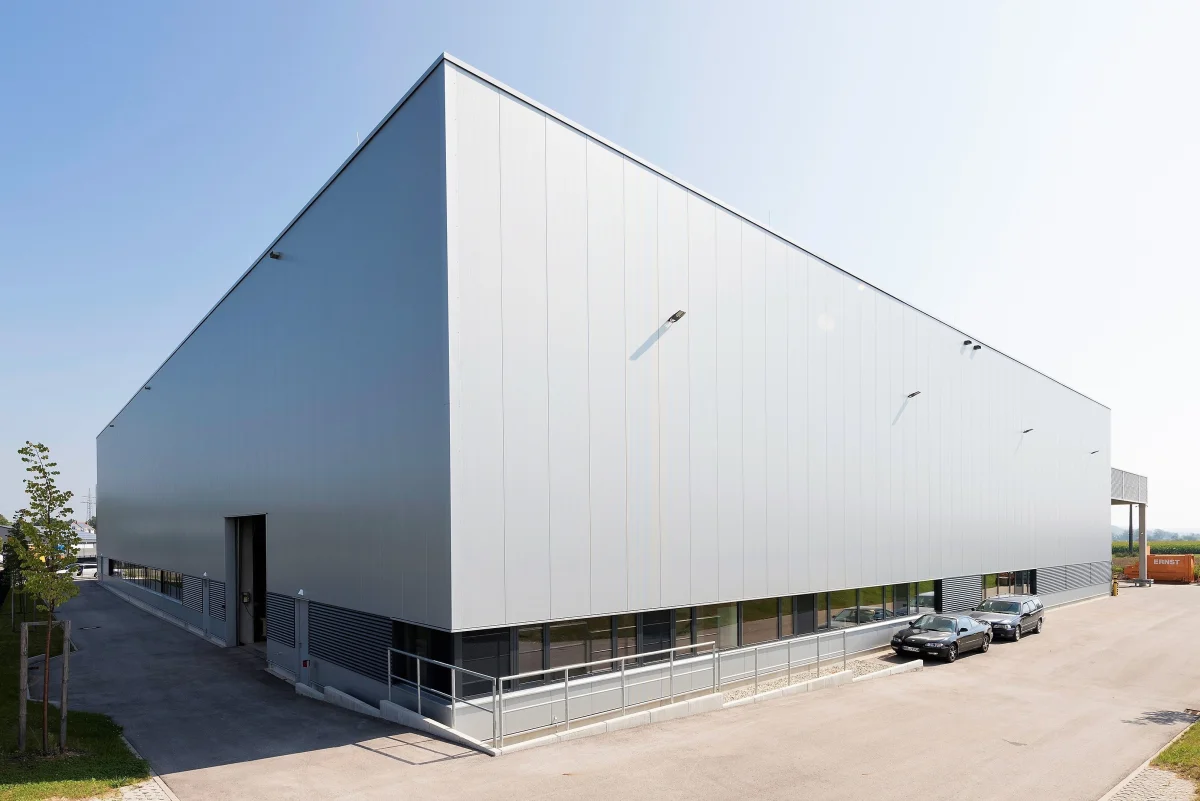 Neubau einer Produktionshalle mit Verwaltung - SAR Electronic GmbH