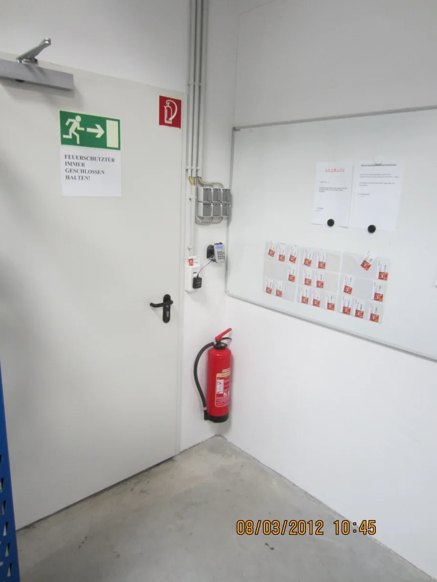 Bürogebäude mit Produktions- & Lagerhalle - Schoeller & Stanzwerk GmbH & Co. KG