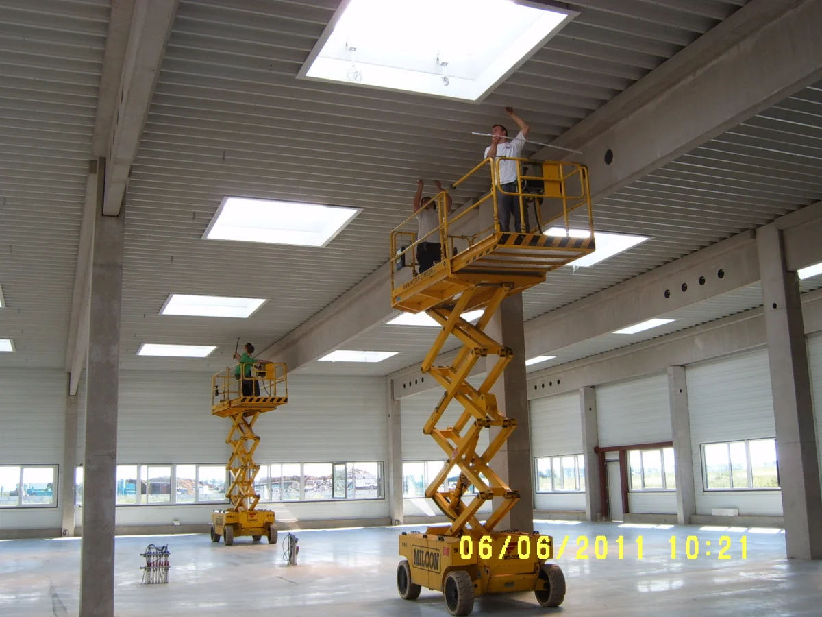 Bürogebäude mit Produktions- & Lagerhalle - Schoeller & Stanzwerk GmbH & Co. KG