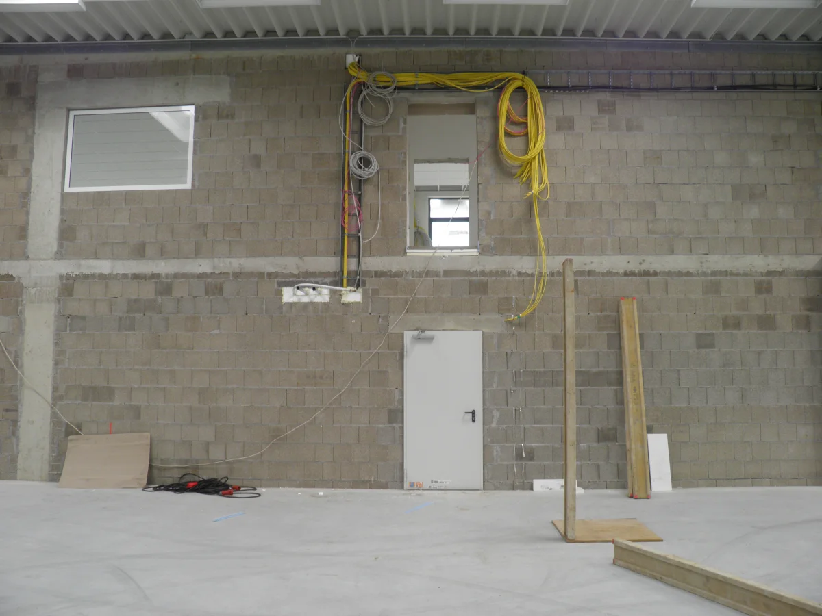 Bürogebäude mit Produktions- & Lagerhalle - Schoeller & Stanzwerk GmbH & Co. KG