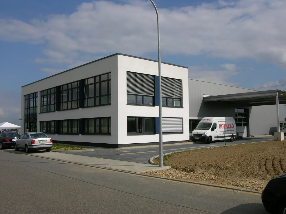Bürogebäude mit Produktions- & Lagerhalle - Schoeller & Stanzwerk GmbH & Co. KG