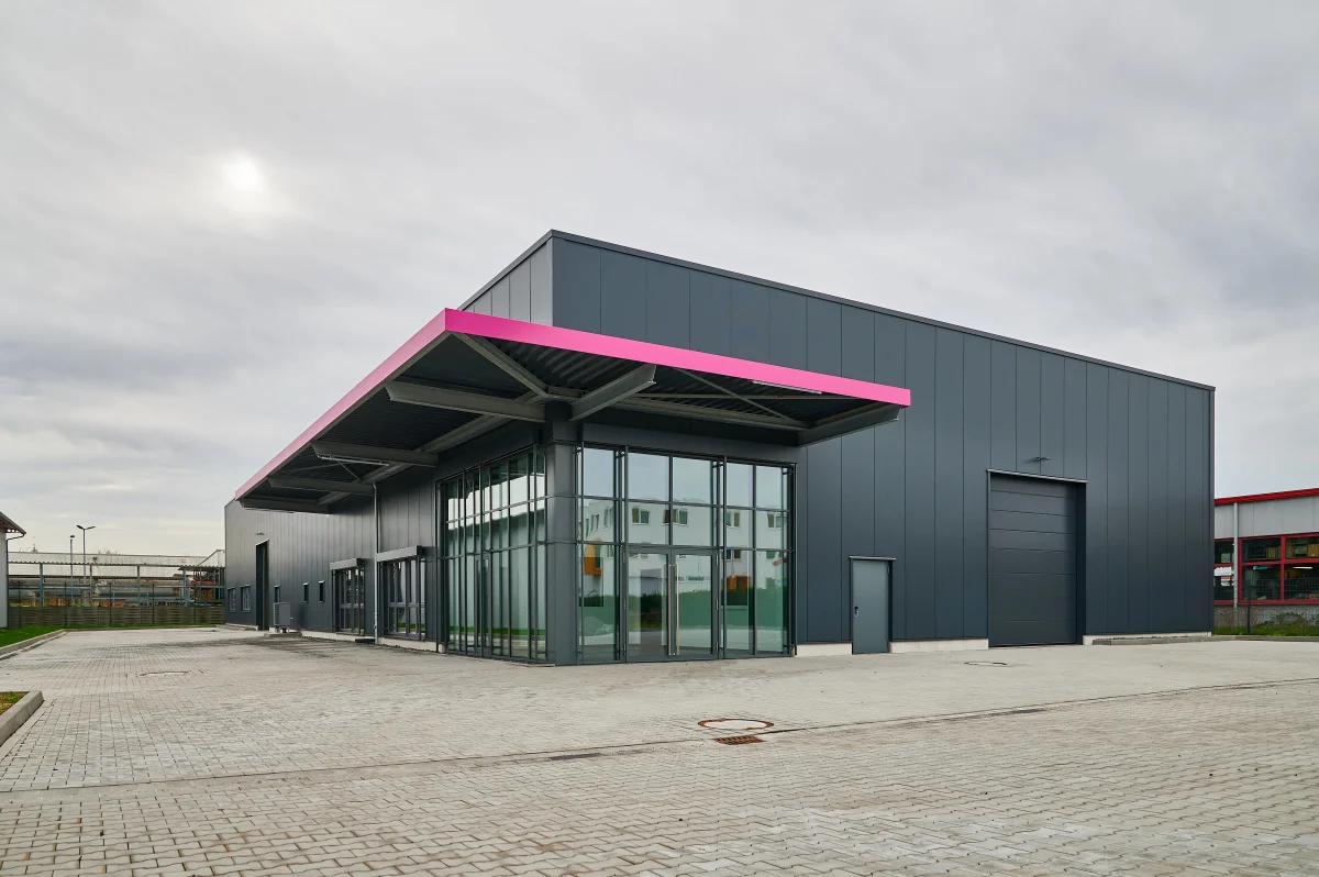 Lagerhalle mit Sozialtrakt - Steinbrückner Reinigungstechnik GmbH