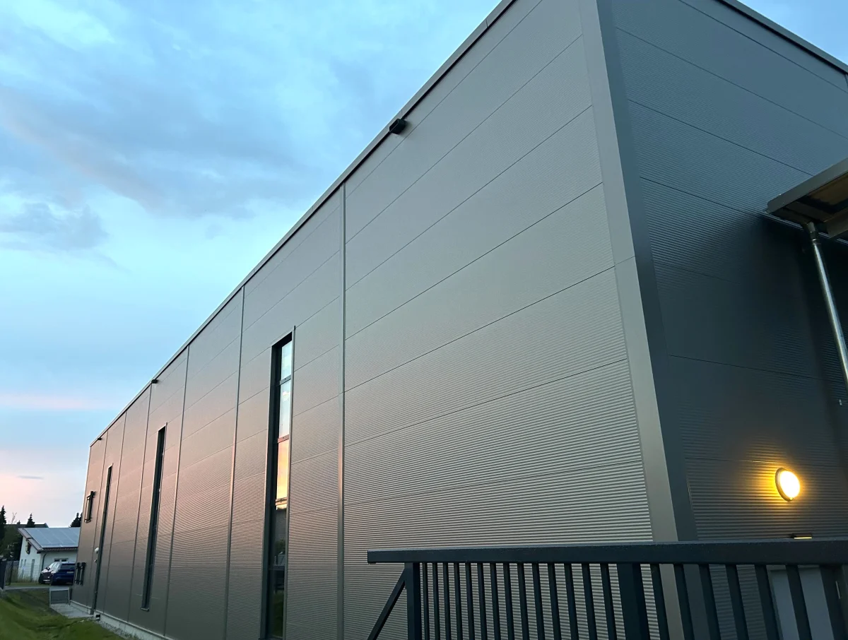 Neubau einer Produktionshalle mit Verwaltung - ZMT Automotive GmbH & Co. KG