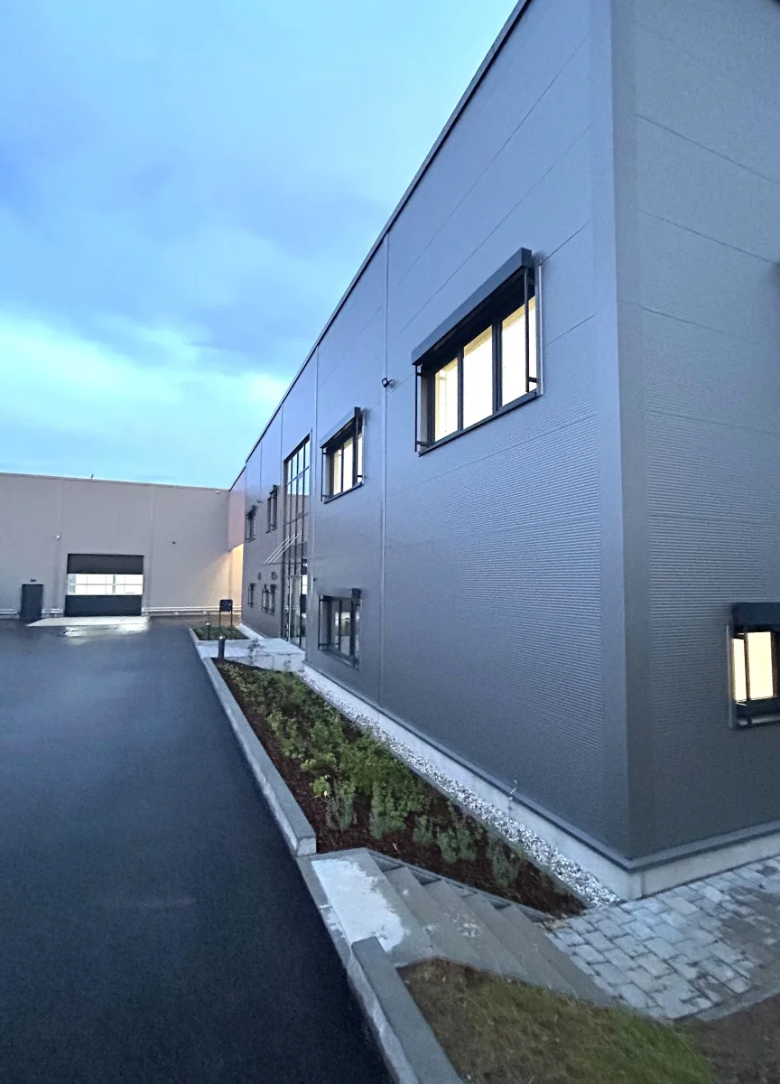 Neubau einer Produktionshalle mit Verwaltung - ZMT Automotive GmbH & Co. KG