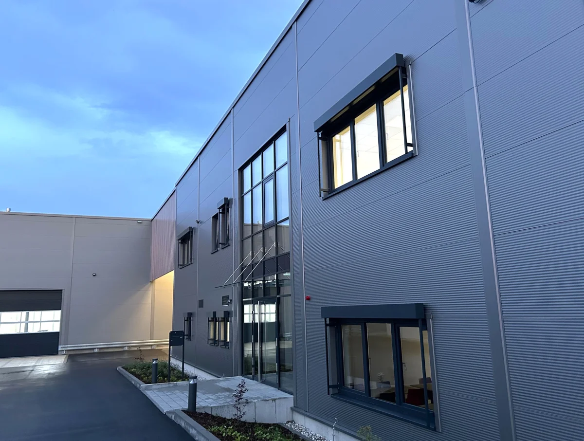 Neubau einer Produktionshalle mit Verwaltung - ZMT Automotive GmbH & Co. KG